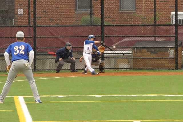 Max Onderdonk hitting in the bottom of the third inning.